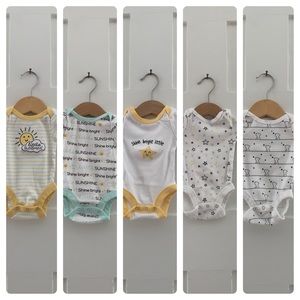 Set of 5 newborn onesies / PM-B0023
